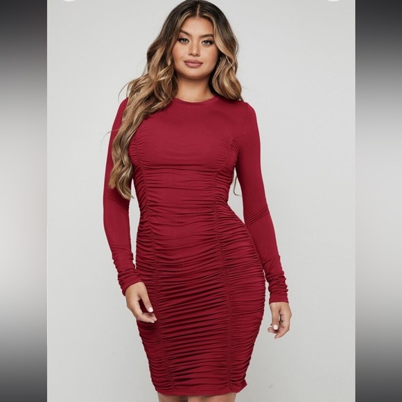Solid Ruched Bodycon Dress - Picture 6 of 7